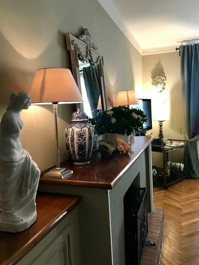 **  Capri Moon Guest House Florence Italy